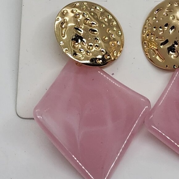 Nwt Gold Tone‎ Pink Lucite Dangle Earrings Melody - Picture 3 of 6